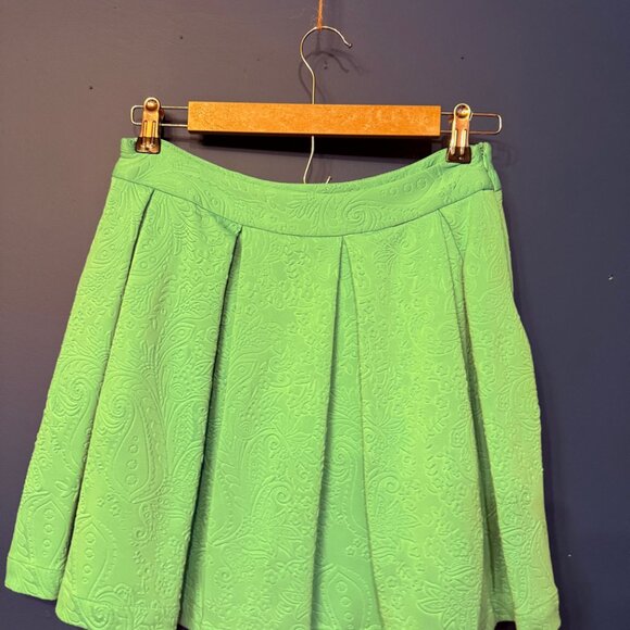 Collective Concepts Green Skirt Size Medium - Picture 2 of 2